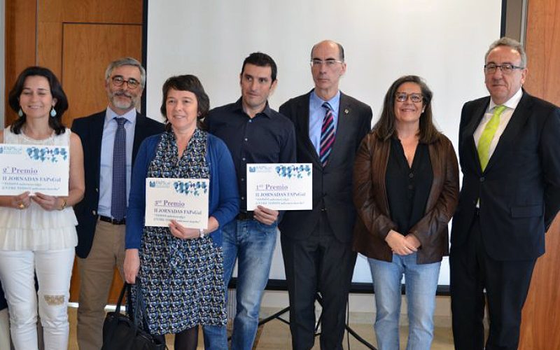 PREMIADOS-con-la-mesa-de-clausura-768x542