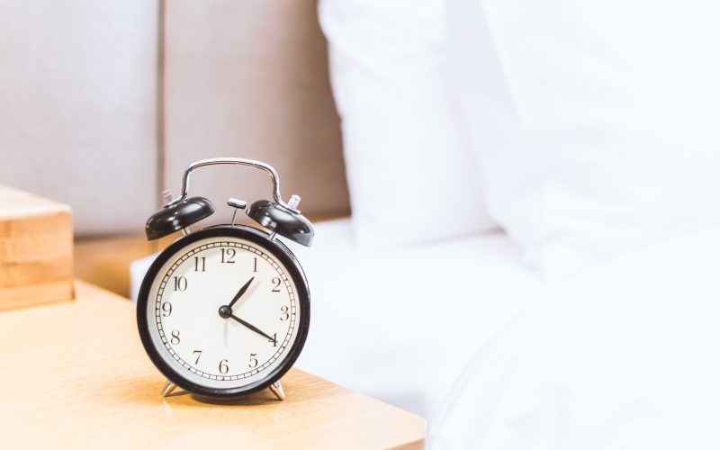 reloj-cama-scaled